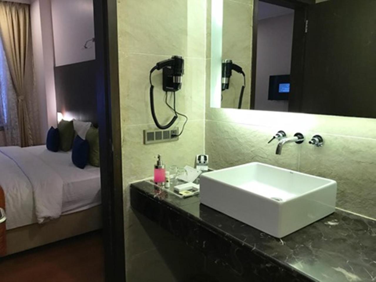 Hotel Central Park Manipal Extérieur photo